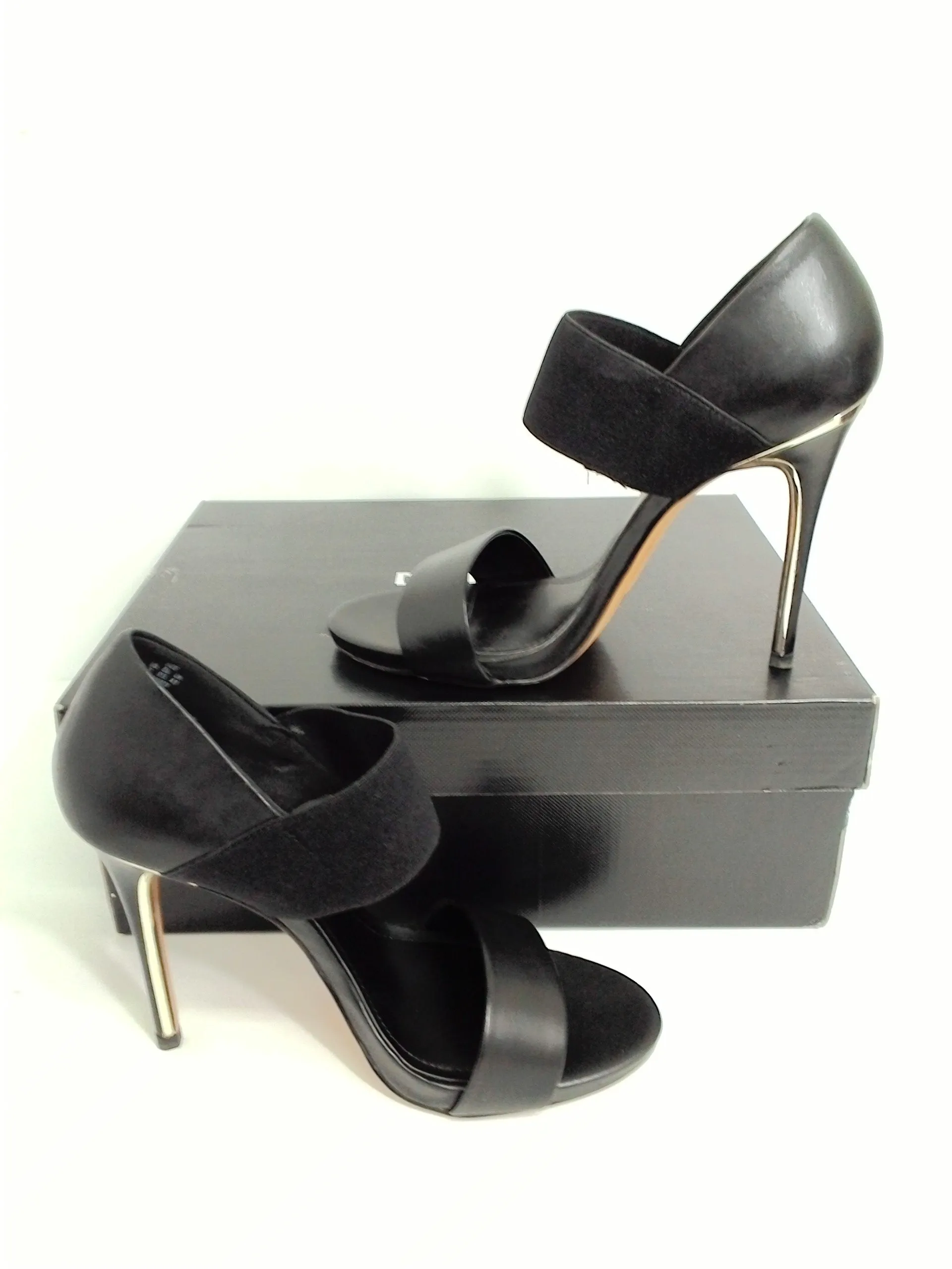 DKNY Black Heel Leather and Fabric Upper Size 7