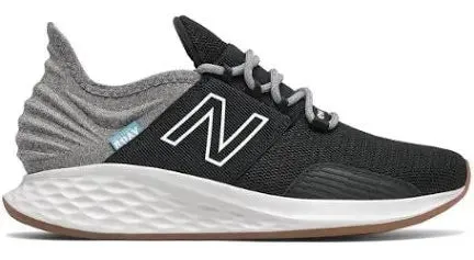 New Balance Women's Fresh Foam ROAV Spikeless Golf Shoes