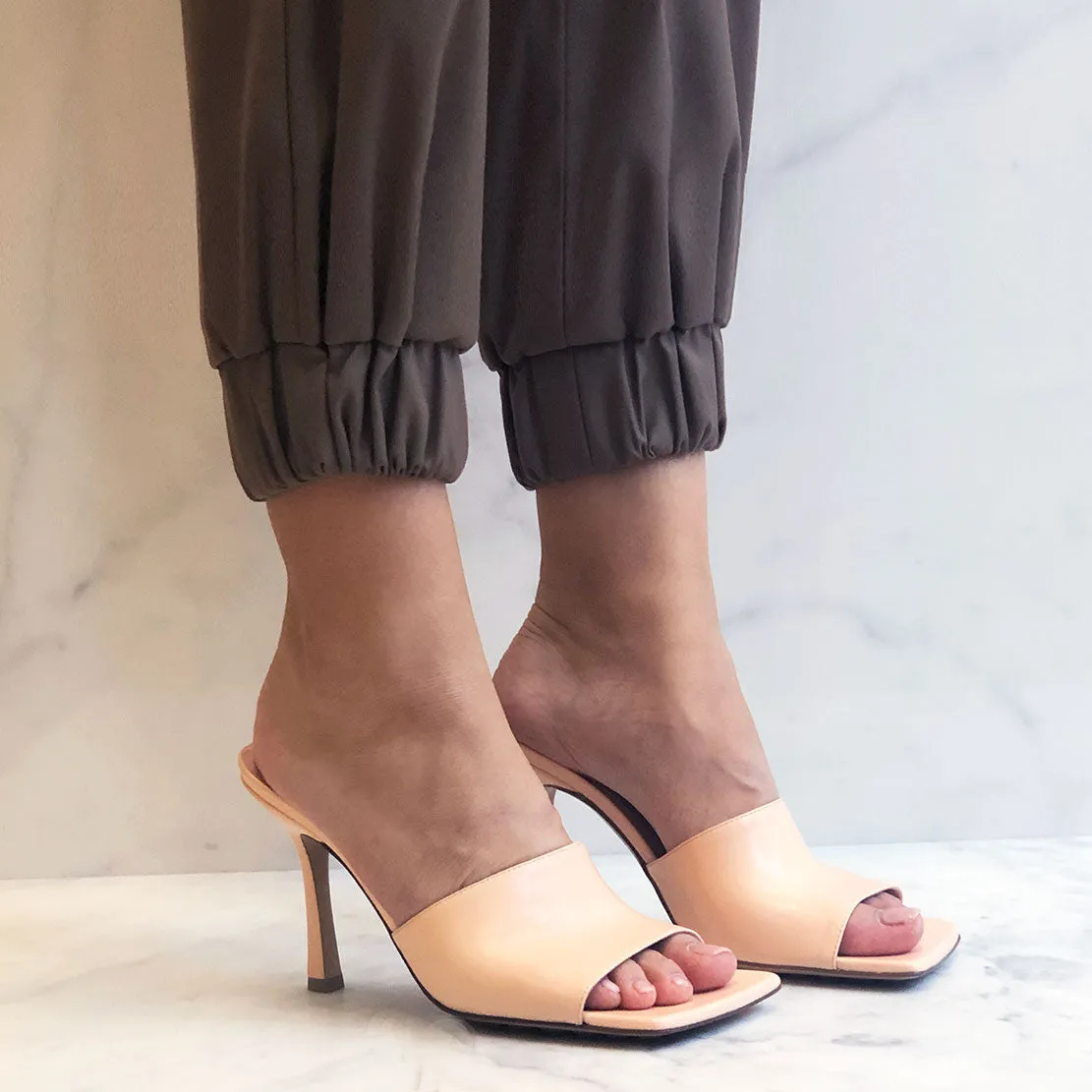 Stretch Mule Sandal 90, Macaroon